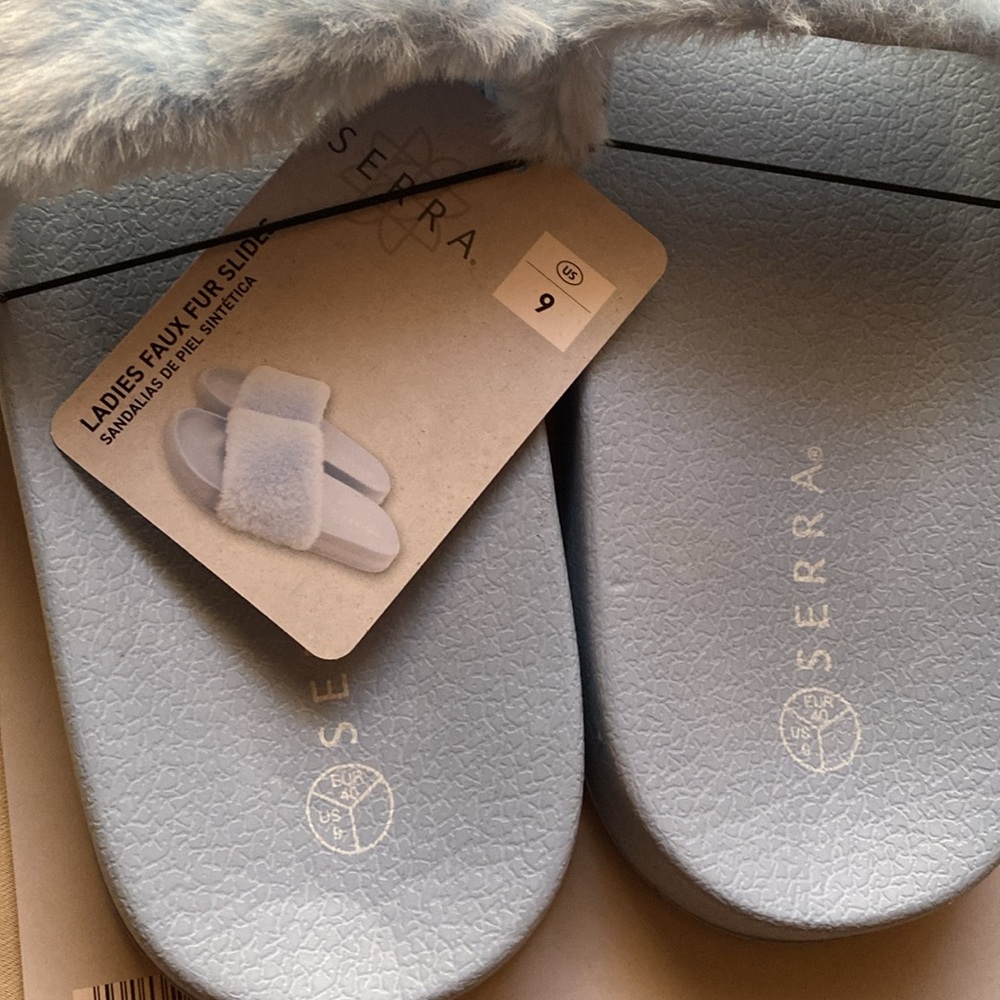 3/$20 Faux fur slides - Picture 5 of 6